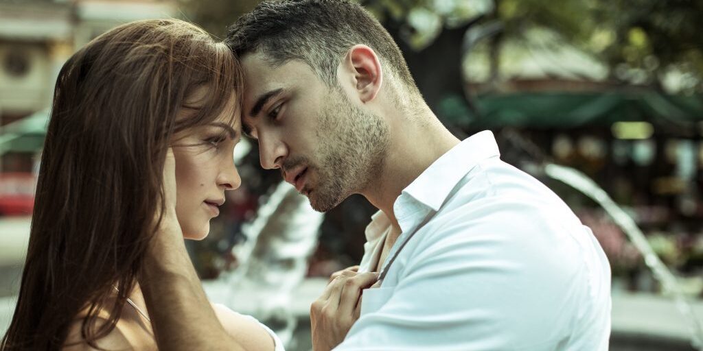 man-and-woman-on-date-1024x683